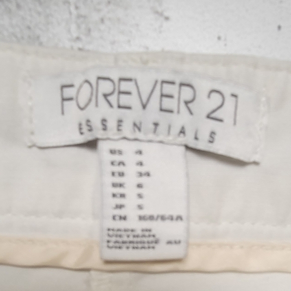 Women's Forever 21 White Pants - Picture 2 of 4